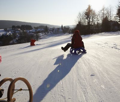 csm_Ferienwelt_Winterberg_2012_Schlittenfahren_Rodel_Kinder_Winter_998875f7a1